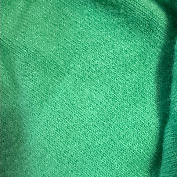 Green Pullover Sweater - Picture 4 of 5